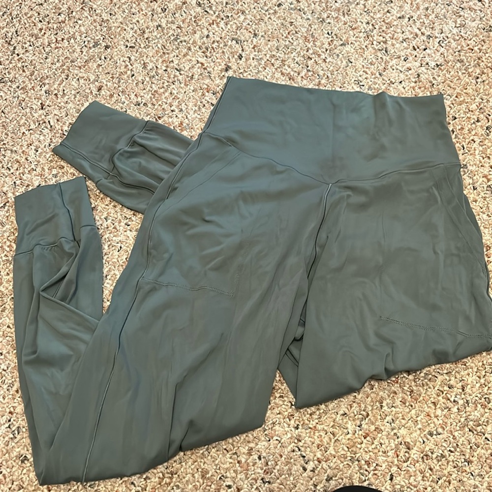 jogger pants